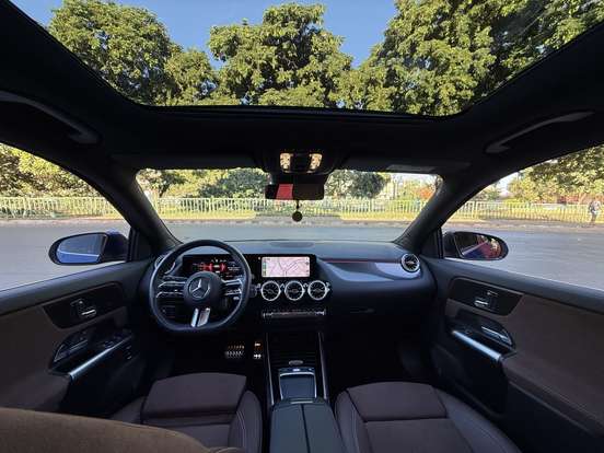MERCEDES-BENZ-GLA 200-2024