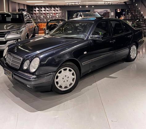 MERCEDES-BENZ E 320 3.2 ELEGANCE V6 GASOLINA 4P AUTOMÁTICO