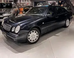 MERCEDES-BENZ E 320 3.2 ELEGANCE V6 GASOLINA 4P AUTOMÁTICO MERCEDES-BENZ E 320 3.2 ELEGANCE V6 GASOLINA 4P AUTOMÁTICO