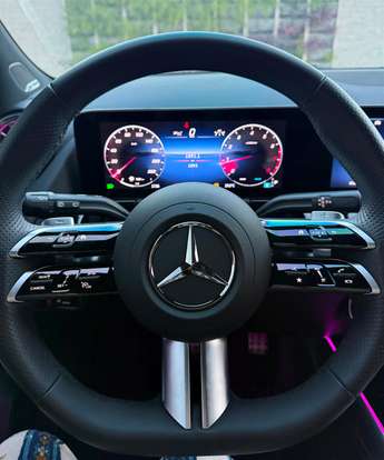 MERCEDES-BENZ-GLA 200-2025