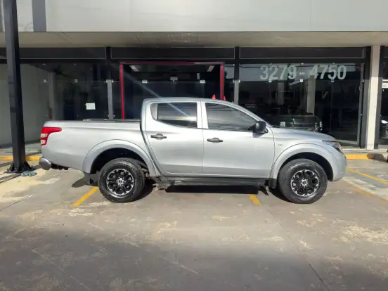 MITSUBISHI-L200 TRITON-2.4 16V TURBO DIESEL SPORT GLS CD 4P 4X4 AUTOMÁTICO MITSUBISHI-L200 TRITON-2023
