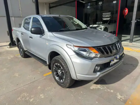 MITSUBISHI-L200 TRITON-2.4 16V TURBO DIESEL SPORT GLS CD 4P 4X4 AUTOMÁTICO MITSUBISHI-L200 TRITON-2023