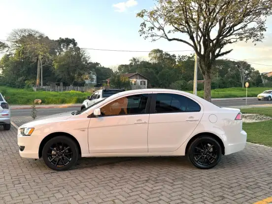 MITSUBISHI-LANCER-2015