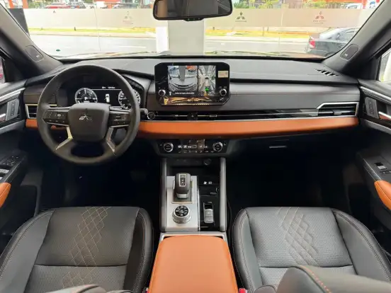 MITSUBISHI-OUTLANDER-2025