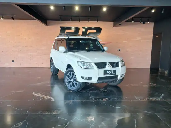 MITSUBISHI-PAJERO TR4-2.0 4X4 16V 140CV FLEX 4P AUTOMÁTICO MITSUBISHI-PAJERO TR4-2010