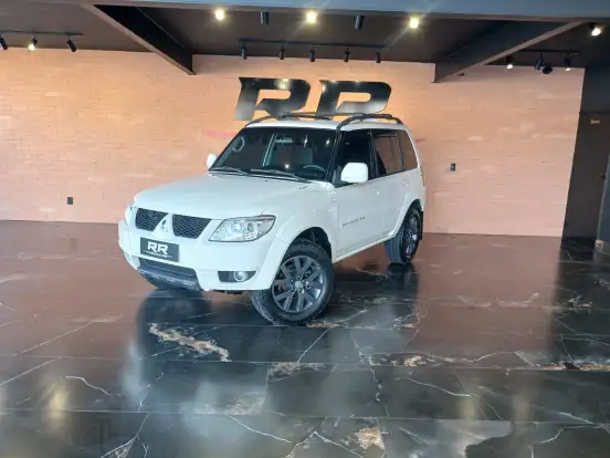 MITSUBISHI-PAJERO TR4-2.0 4X4 16V 140CV FLEX 4P AUTOMÁTICO MITSUBISHI-PAJERO TR4-2010