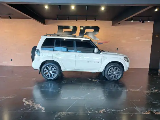 MITSUBISHI-PAJERO TR4-2.0 4X4 16V 140CV FLEX 4P AUTOMÁTICO MITSUBISHI-PAJERO TR4-2010