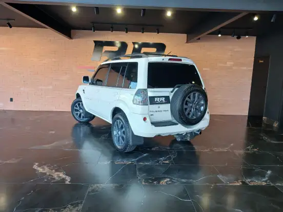 MITSUBISHI-PAJERO TR4-2010