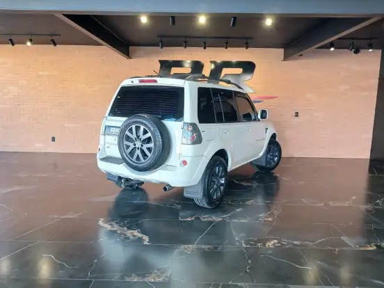MITSUBISHI-PAJERO TR4-2.0 4X4 16V 140CV FLEX 4P AUTOMÁTICO MITSUBISHI-PAJERO TR4-2010