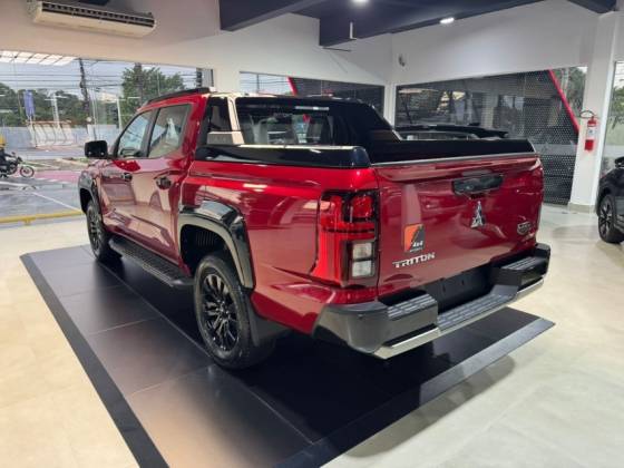 MITSUBISHI TRITON 2.4 BITURBO DIESEL CD HPE 4X4 AUTOMÁTICO