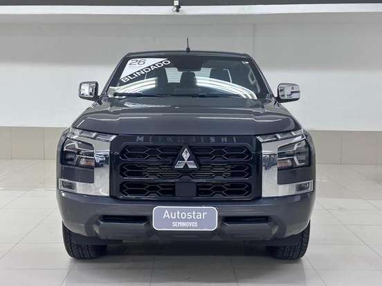 MITSUBISHI-TRITON-2025