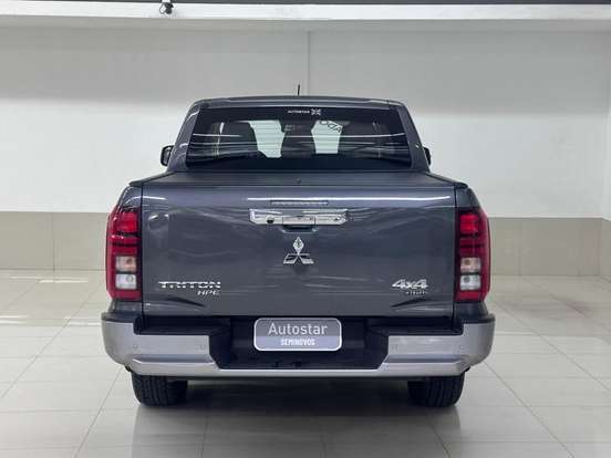 MITSUBISHI-TRITON-2025