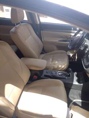 MITSUBISHI-OUTLANDER-2014