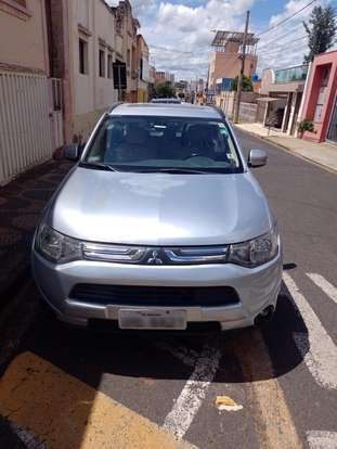 MITSUBISHI-OUTLANDER-2.0 16V GASOLINA 4P AUTOMÁTICO MITSUBISHI-OUTLANDER-2014