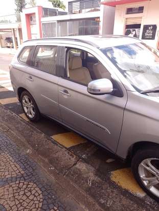 MITSUBISHI-OUTLANDER-2.0 16V GASOLINA 4P AUTOMÁTICO MITSUBISHI-OUTLANDER-2014