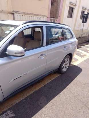 MITSUBISHI-OUTLANDER-2014