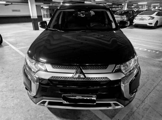 MITSUBISHI OUTLANDER 2.0 MIVEC GASOLINA HPE AUTOMÁTICO