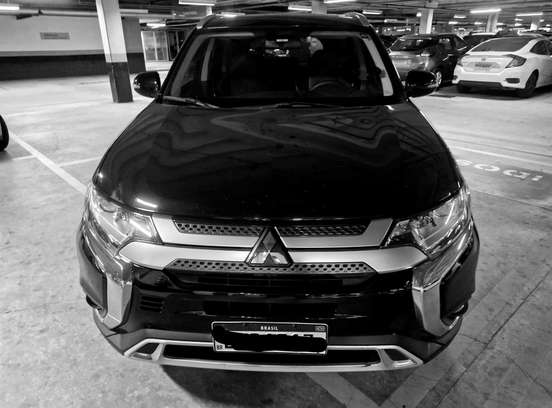 MITSUBISHI-OUTLANDER-2020