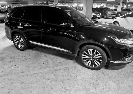 MITSUBISHI-OUTLANDER-2020