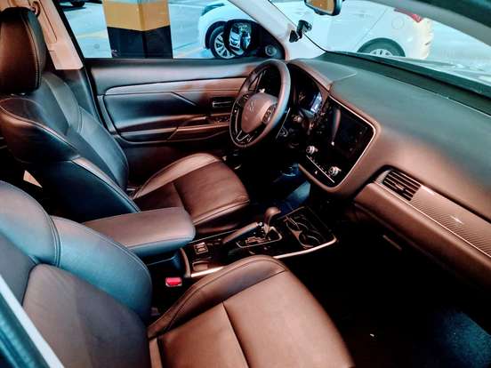 MITSUBISHI-OUTLANDER-2.0 MIVEC GASOLINA HPE AUTOMÁTICO MITSUBISHI-OUTLANDER-2020