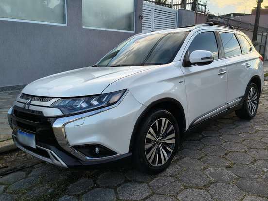 MITSUBISHI-OUTLANDER-3.0 MIVEC V6 GASOLINA HPE-S AWD AUTOMÁTICO MITSUBISHI-OUTLANDER-2020