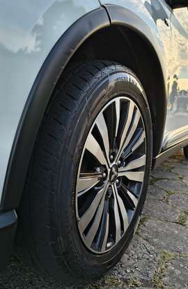 MITSUBISHI-OUTLANDER-2020