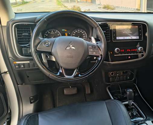 MITSUBISHI-OUTLANDER-3.0 MIVEC V6 GASOLINA HPE-S AWD AUTOMÁTICO MITSUBISHI-OUTLANDER-2020