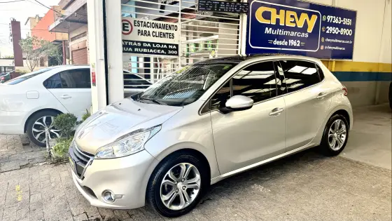 PEUGEOT 208 1.6 GRIFFE 16V FLEX 4P MANUAL PEUGEOT 208 1.6 GRIFFE 16V FLEX 4P MANUAL