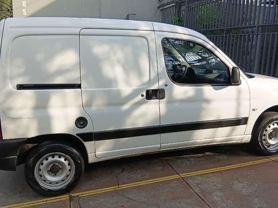 PEUGEOT-PARTNER-1.6 FURGÃO 800KG 16V FLEX 3P MANUAL PEUGEOT-PARTNER-2019