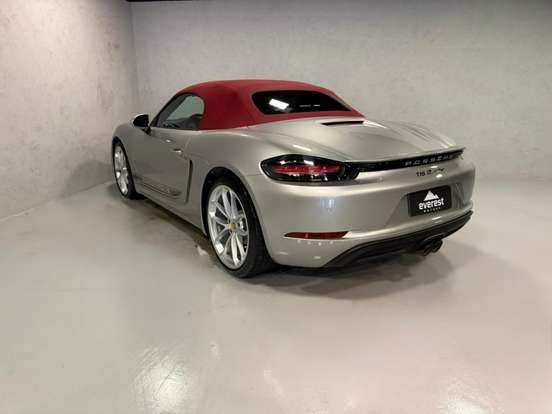 PORSCHE-718-2024