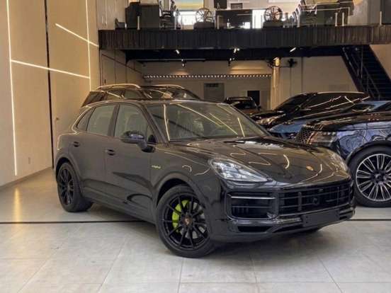 PORSCHE-CAYENNE-2025