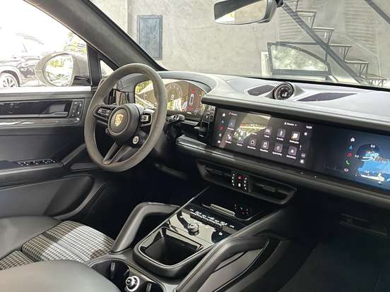 PORSCHE-CAYENNE-2025