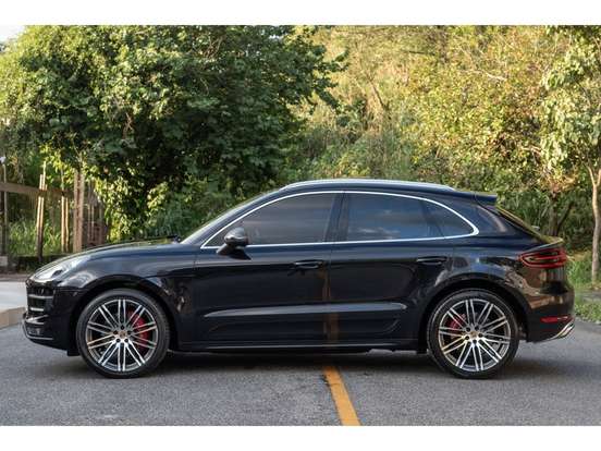 PORSCHE-MACAN-2014