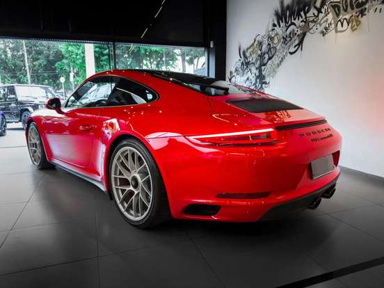 PORSCHE-911-2017