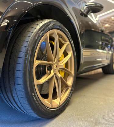 PORSCHE-CAYENNE-2023