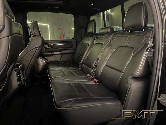 RAM-1500-5.7 V8 GASOLINA LIMITED NIGHT EDITION CD 4X4 AUTOMÁTICO RAM-1500-2023