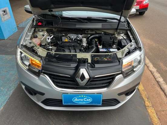 RENAULT-LOGAN-2020