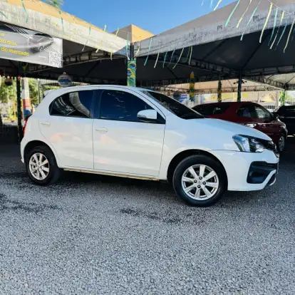 TOYOTA-ETIOS-2020