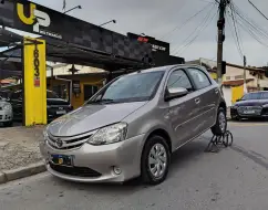 TOYOTA ETIOS 1.5 XS 16V FLEX 4P AUTOMÁTICO TOYOTA ETIOS 1.5 XS 16V FLEX 4P AUTOMÁTICO