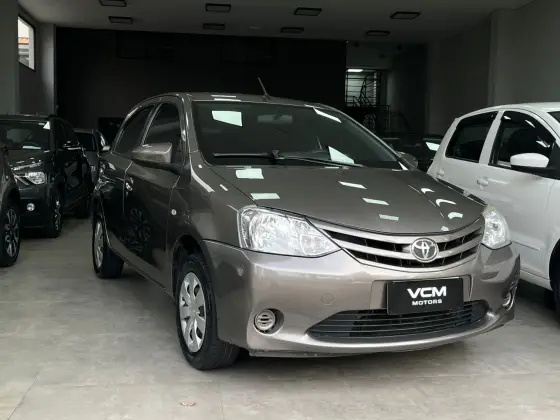 TOYOTA ETIOS 1.5 XS 16V FLEX 4P MANUAL TOYOTA ETIOS 1.5 XS 16V FLEX 4P MANUAL