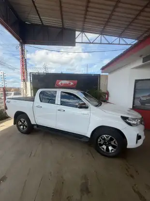 TOYOTA-HILUX-2019