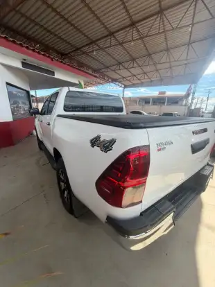 TOYOTA-HILUX-2019