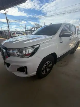 TOYOTA-HILUX-2019