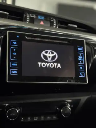 TOYOTA-HILUX-2018