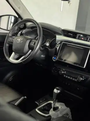 TOYOTA-HILUX-2018