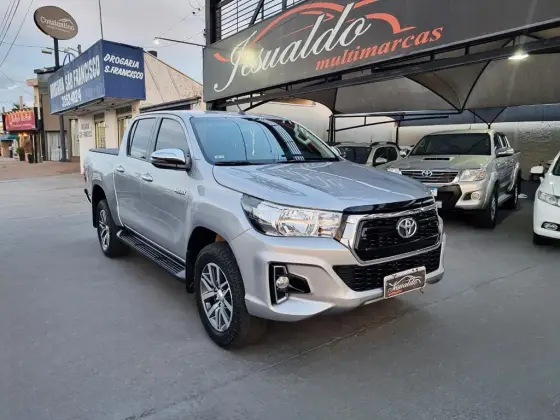 TOYOTA HILUX 2.8 SRV 4X4 CD 16V DIESEL 4P AUTOMÁTICO TOYOTA HILUX 2.8 SRV 4X4 CD 16V DIESEL 4P AUTOMÁTICO