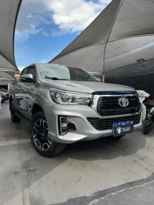 TOYOTA HILUX 2.8 SRX 4X4 CD 16V DIESEL 4P AUTOMÁTICO