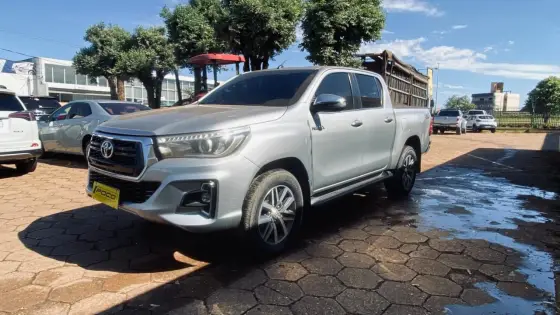 TOYOTA HILUX 2.8 SRX 4X4 CD 16V DIESEL 4P AUTOMÁTICO