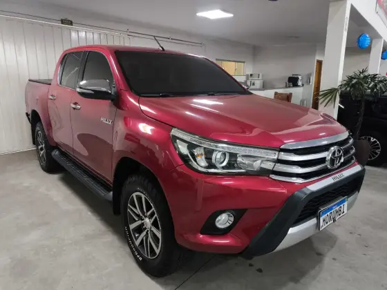TOYOTA HILUX 2.8 SRX 4X4 CD 16V DIESEL 4P AUTOMÁTICO TOYOTA HILUX 2.8 SRX 4X4 CD 16V DIESEL 4P AUTOMÁTICO