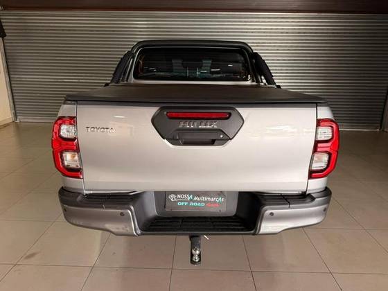 /en/city/cate-car-used-car/toyota-hilux-2024-2-8-d-4d-turbo-diesel-cd-conquest-4x4-automatic-48564998123948032/-6